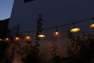Gelaagde tuinverlichting maakt je tuin 's avonds pas echt af